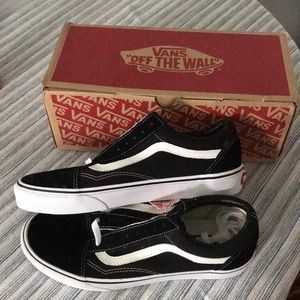 NWT Black Unisex Old School Vans